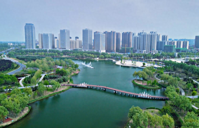 熊文辉：游览许昌