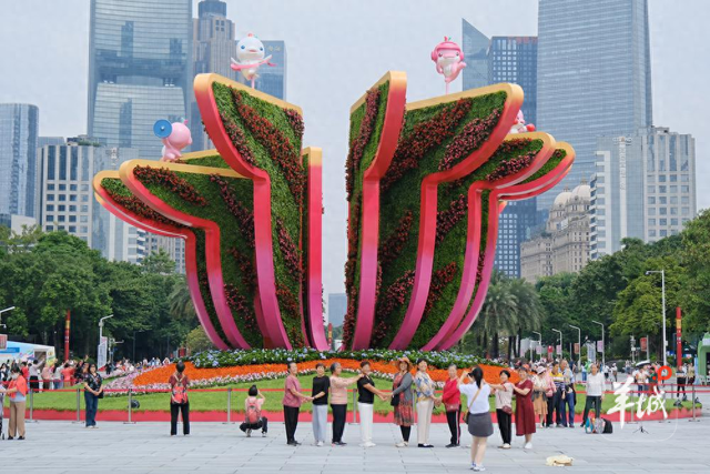 秋明拍花｜名副其实的“花城”：人在画中游，笑从花畔生