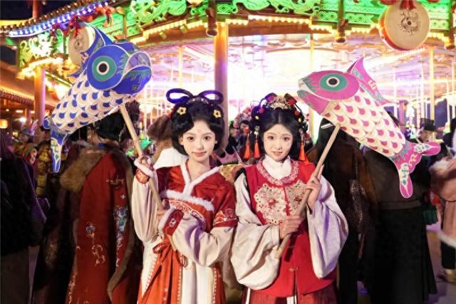 河南开封清明上河园：汉服免费？鱼灯免费？游园免费？快来开封一起感受辛弃疾笔下的“一夜鱼龙舞”！