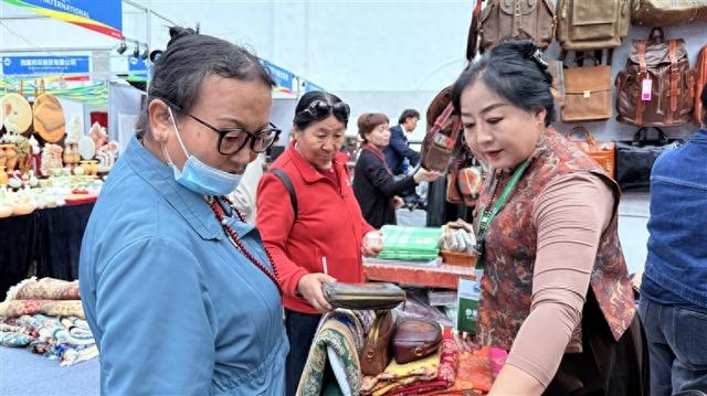 拉萨首届国际文化旅游博览会盛大开幕