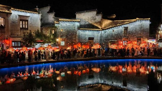 【文化中国行】安徽黟县：千年古村花灯游 共赴新年之约