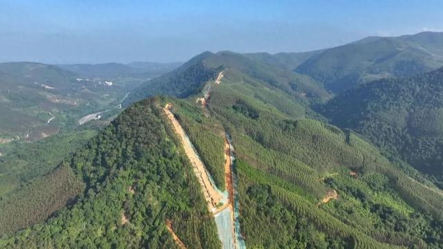 【央视新闻报道】谷拉河定向钻导向孔顺利贯通！“十四五”重大能源工程“桂气入滇”新通道建设过半