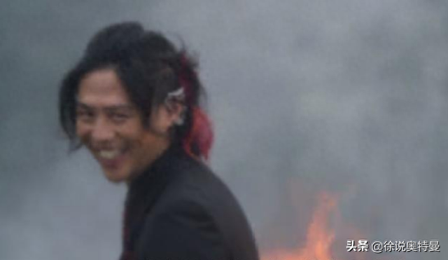 奥特曼的屁股打（能够被伽古拉捏屁股的人）