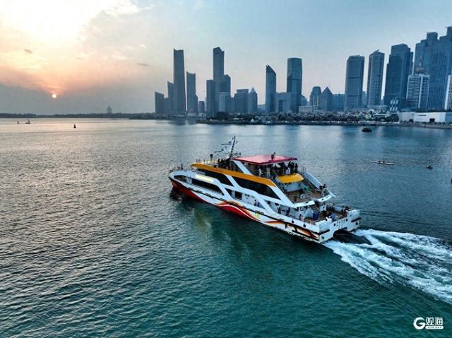 喂海鸥、赏夕照，青岛海上观光迎来最佳时节