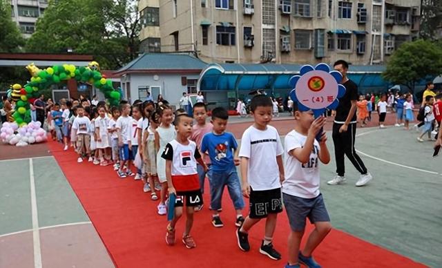 9月1日一年级入学年龄政策大改！有人乐开花，有人愁断肠