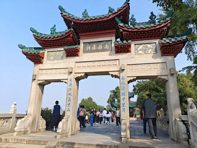 岳阳楼：承载历史与人文的江南瑰宝