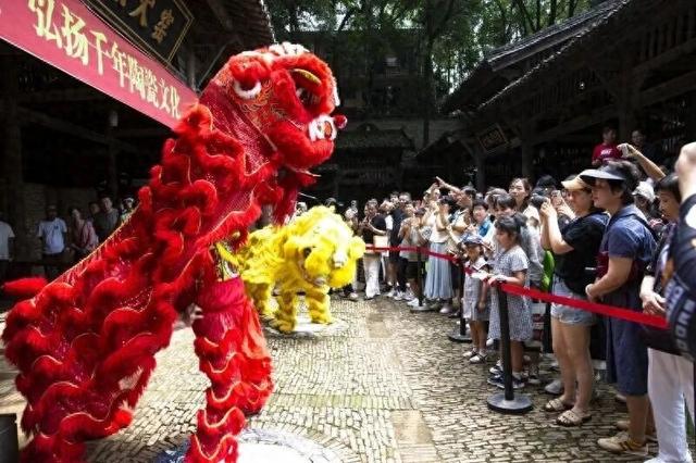 祥狮献瑞贺开窑，活态传承现珍宝