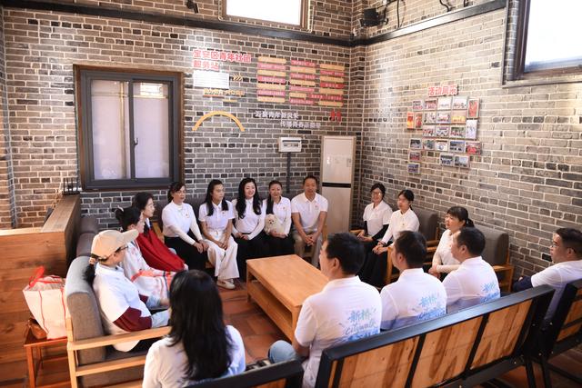 寻迹古墟，漫行青春！新桥街道Citywalk让历史与年轻面孔生动相遇