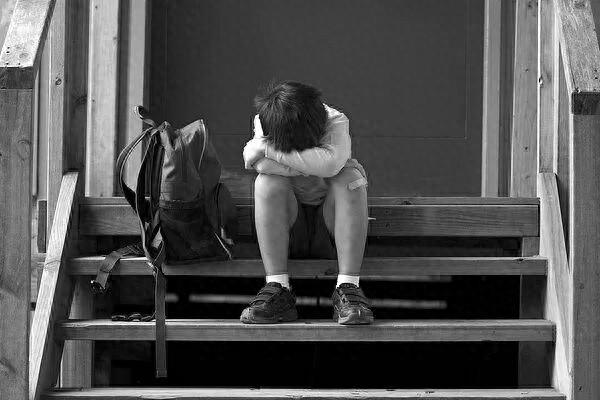 涉事教师已被停职！警方介入