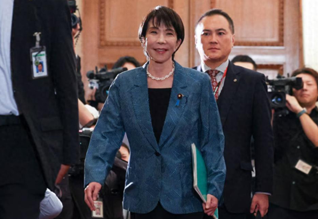 对华反击计划已敲定，高市早苗兴奋之际发现：中国正狂抛美债