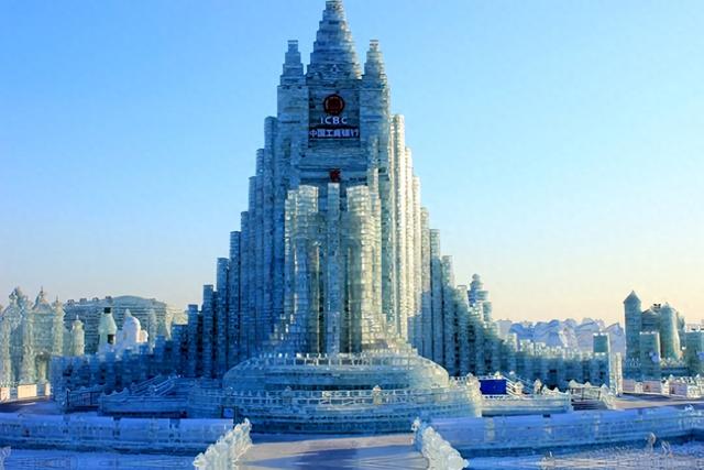 冰雪奇缘游戏攻略29（哈尔滨网红景点打卡手册小土豆亲测冰雪奇缘攻略）