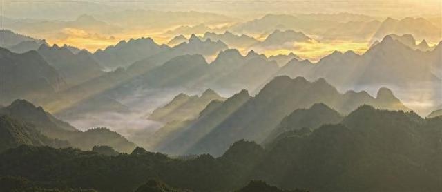 雾锁千峰 霞开万壑