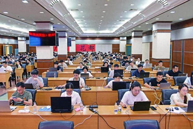 两千干部“AI大练兵”，花都人工智能大模型应用大赛收官