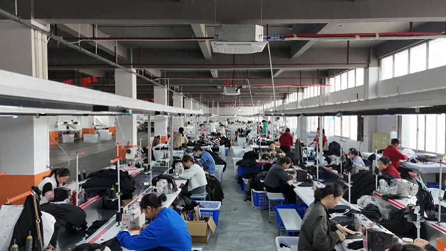 “阳新制造”跑出电商加速度 “双十一”大幕下的阳新代工厂火力全开