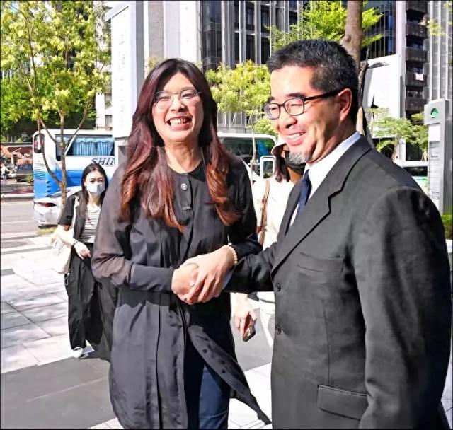 美式外交翻车！国民党站稳立场，北京底线绝不容碰