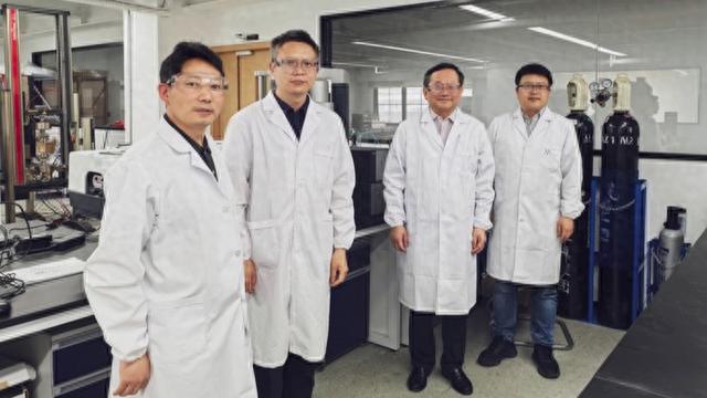 胜过星舰！上海科学家全球首创给火箭“喷”一套无缝铠甲