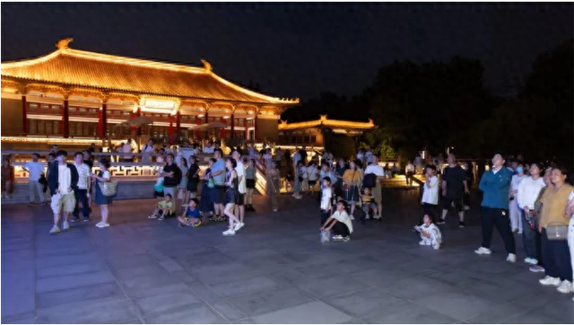 延时开放一年见实效！江苏91家博物馆夏夜“不打烊”，文创、夜展带旺消费