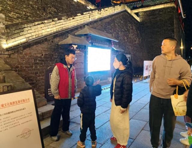 【楚韵荆声 志愿同行】⑯校地共建志愿联盟 荆州古城文旅添“暖”名片