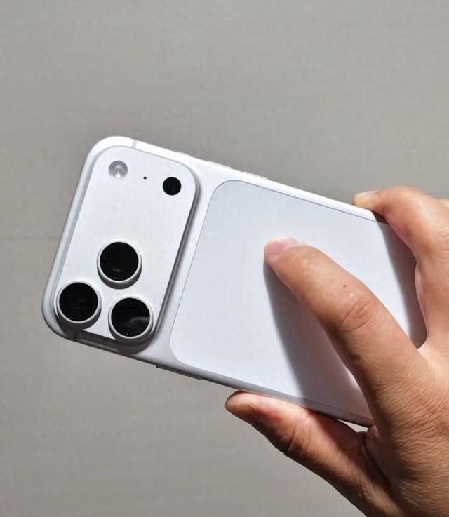 iPhone 17 Pro Max用了10天，真机觉得意想不到！