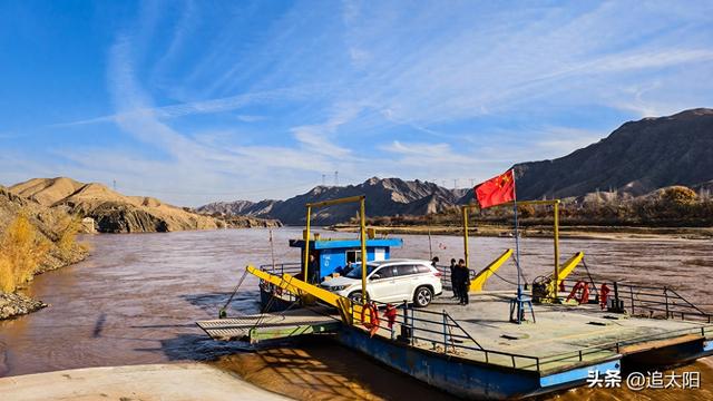 黄河古村初冬沐夕阳