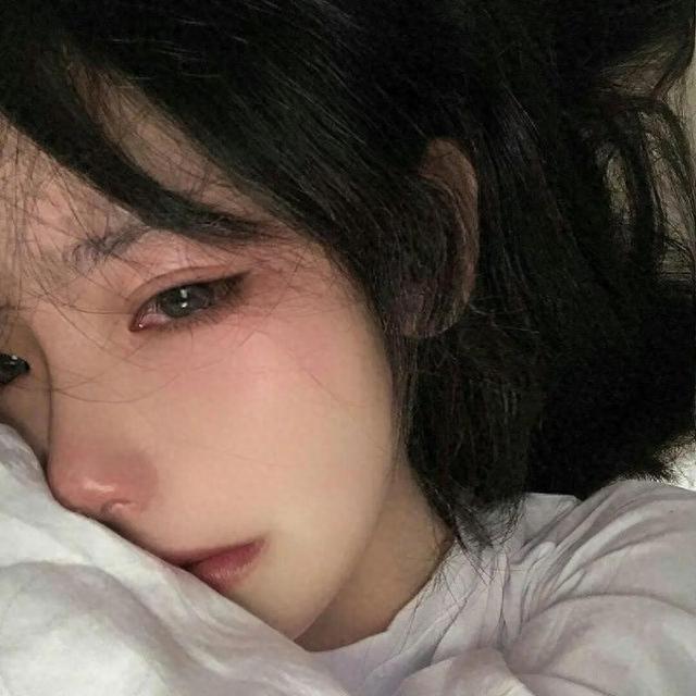 女孩现实不敢谈恋爱？在网上“捏”出完美男友，还能批量定制！