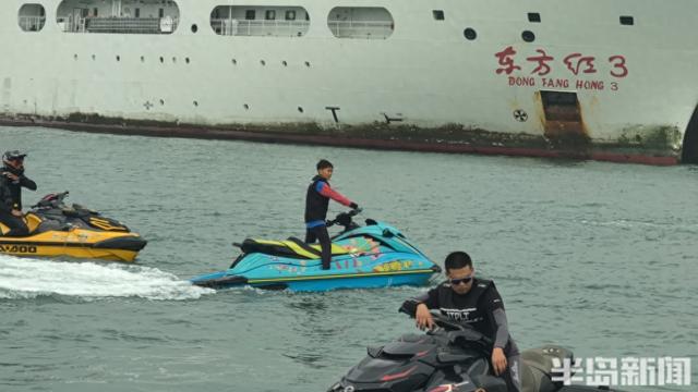 这里是青岛｜从13岁到53岁都能玩，青岛摩托艇骑手跨海穿越，展现水上运动魅力