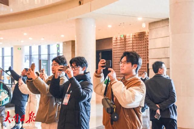 2025“世界电视日”中国电视大会系列活动之“百家电视台主播看大同”走进市博物馆