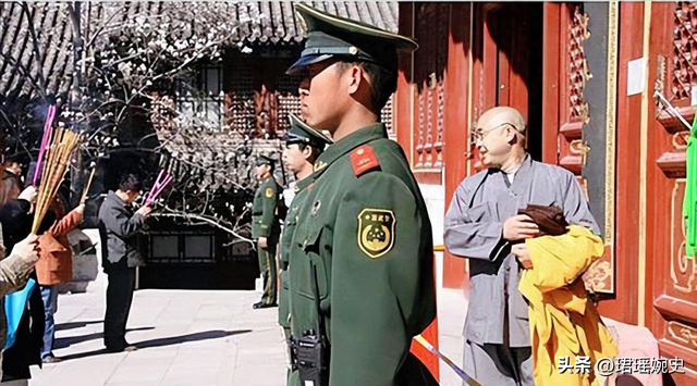 武夷山大红袍母树武警站岗（中国有一古庙）