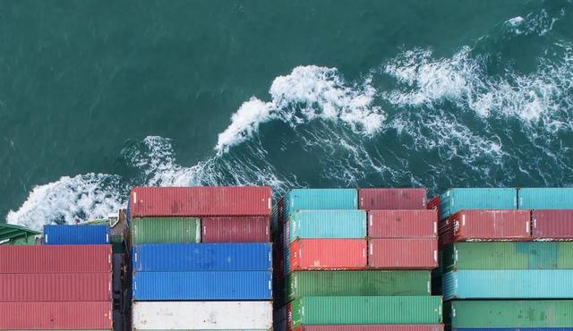 央行连续13个月增持黄金	，释放了什么信号？