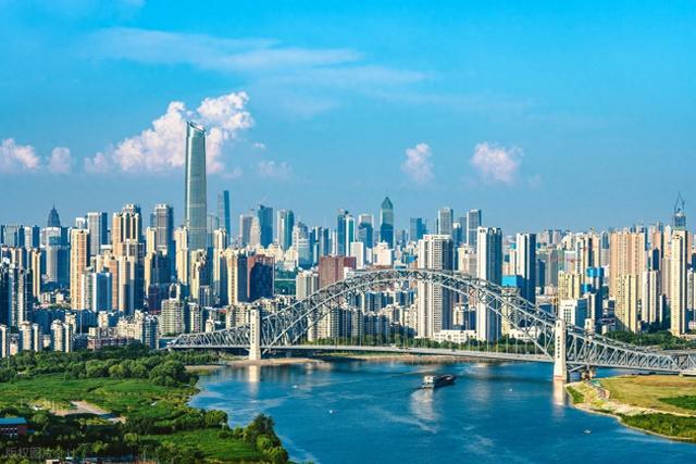 中国下一个“小香港”，不是成都、上海，这座城市才是黑马！