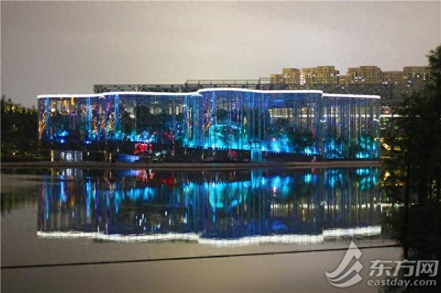 上海世博文化公园“璀璨之夜”重磅上线，把自然、艺术、科技、市集揉进八月的夏夜里