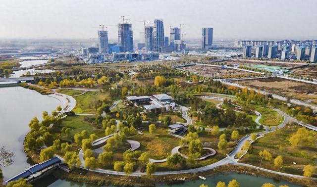 雄安建设者拍雄安丨漫步绿谷 感受生活