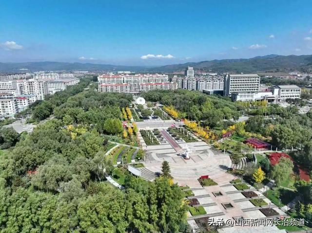 沁源的秋：一半湛蓝，一半绚烂