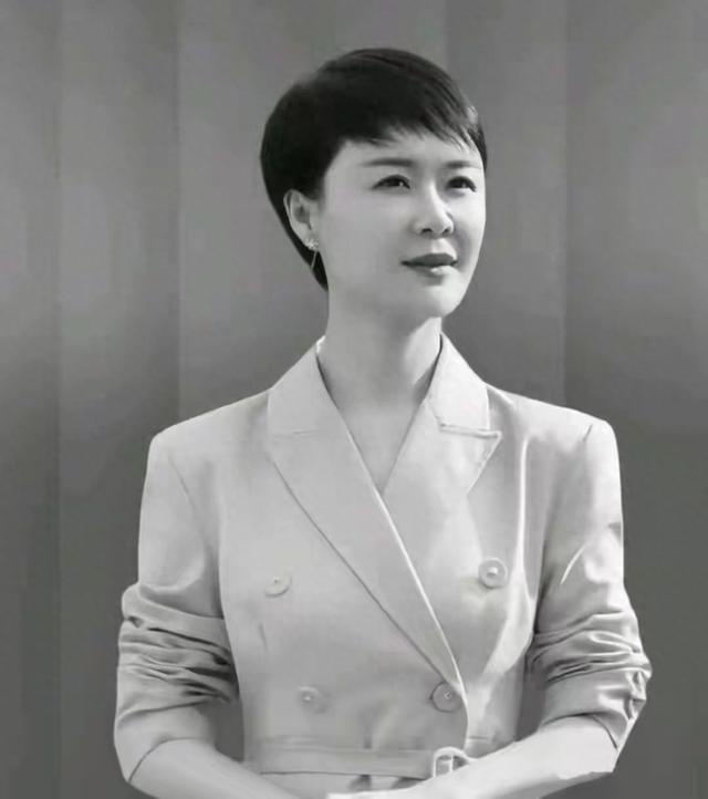 贺娇龙女士意外细节！被马蹄踢中了头部	，出事前好友就提醒过换马