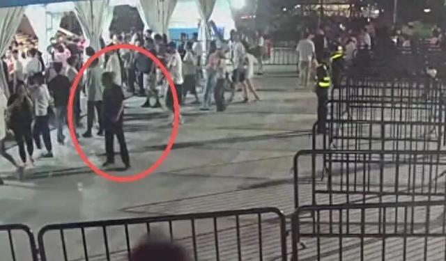 突发！上海警方通报：黄牛刘某，拘了！强推无票粉丝硬闯周杰伦演唱会