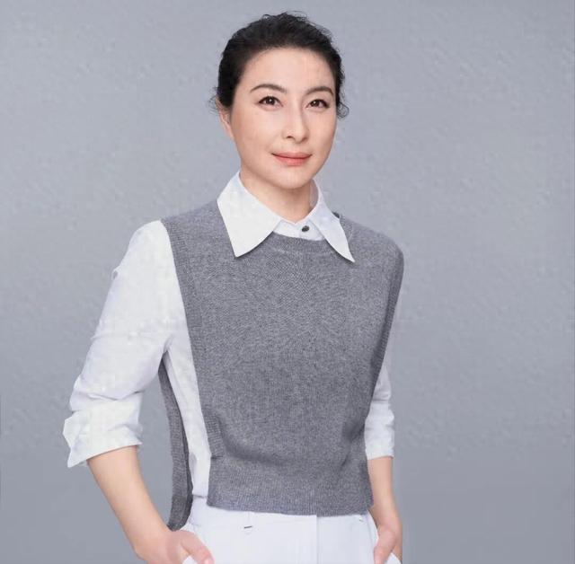 霍启刚没想到，44岁郭晶晶再传喜讯，让霍震霆和香港阔太圈沉默了