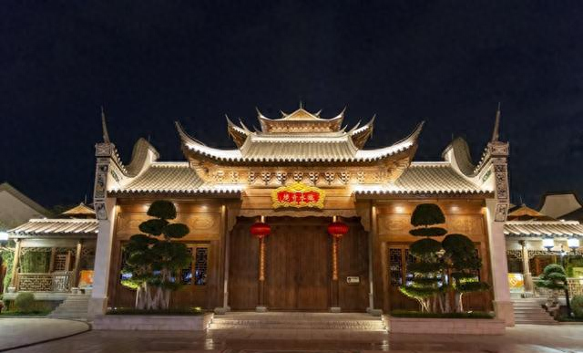 福州闽越水镇30亿砸出的人造古镇 游客走一圈心凉半截 到底败在