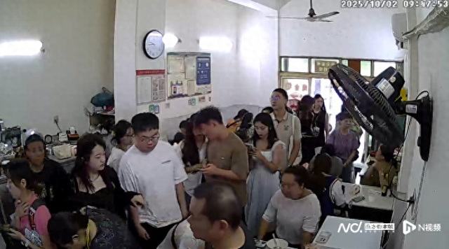 带着榜单找美食成国庆旅游常态，“本地人推荐”小店最火爆