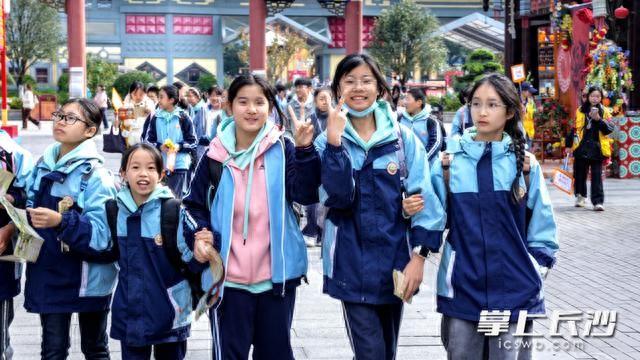 晴好天气催热秋游市场，长沙方特单日游客破5万