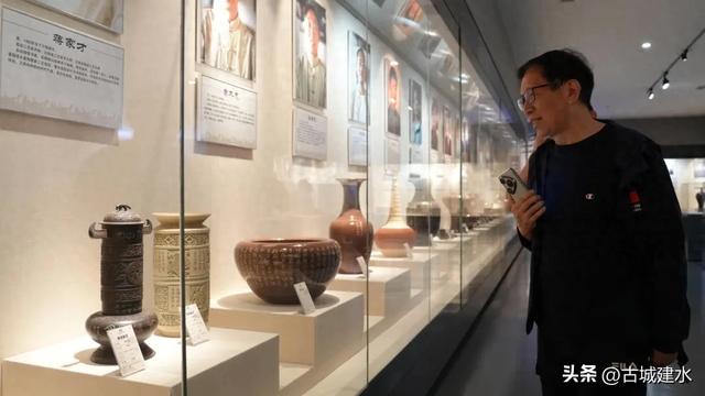 “中国作家驻村计划”启幕！著名作家陈应松深入建水，探寻千年古城的文化密码