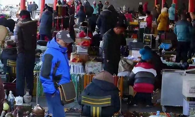 大量日本游客涌入北京，打着旅游幌子不去旅游不吃美食，为啥来