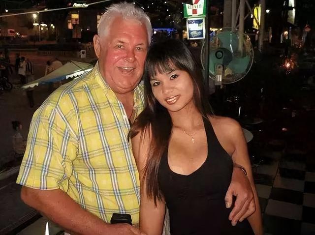 泰国发达旅游业的灰色产业链，深受白人“乞丐”欢迎