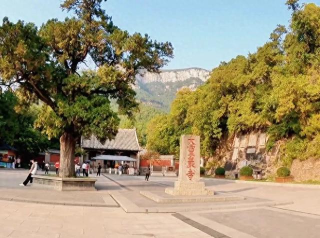 长清灵岩寺风景区门票价格，旅游攻略，交通路线