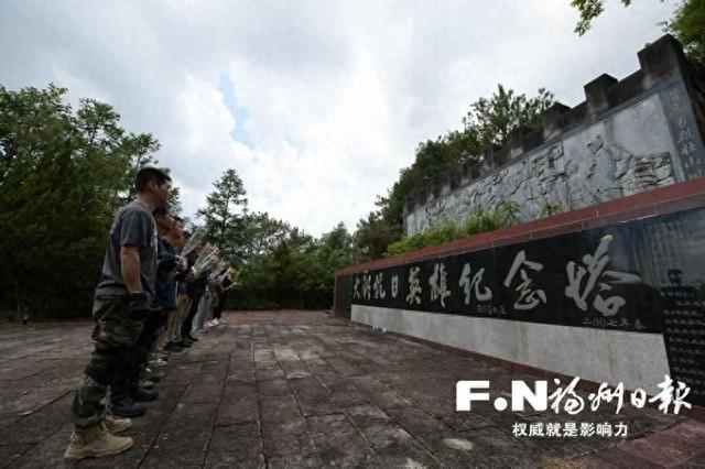 探寻抗战精神 闽侯摩托车手启程环中国骑行