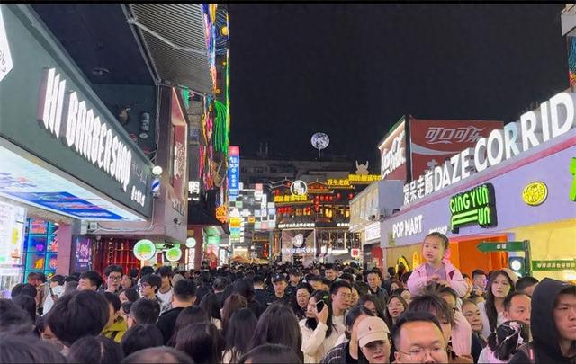南明区：以多元活动为笔 绘就避暑旅游新图景