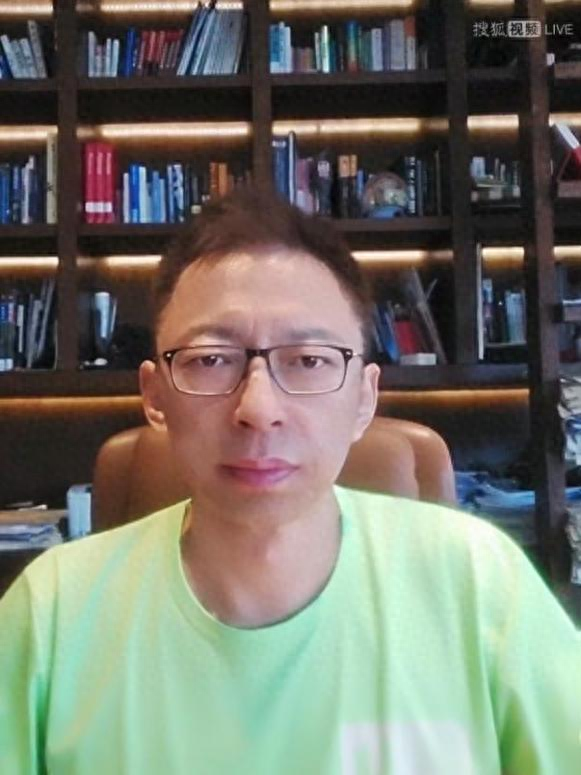 珠峰门票缘何暴涨？尼泊尔97座雪山免费开放？《张朝阳的英语课》解读登山新政