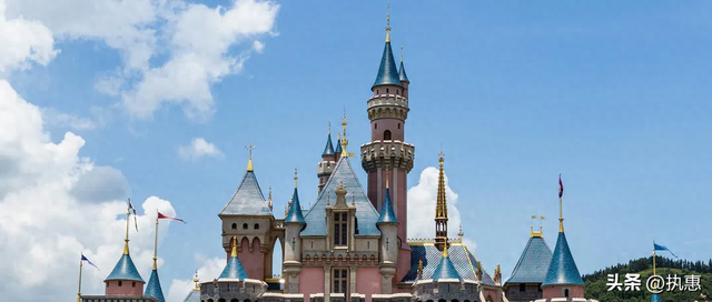 为什么上海迪士尼能赚钱，而北京环球影城巨亏？