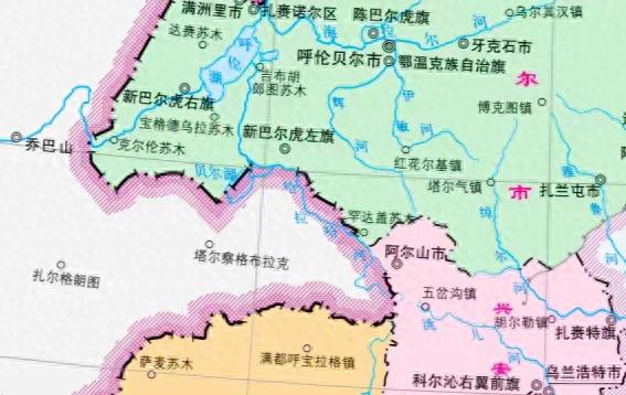 乌努格吐山铜钼矿在内蒙古新巴尔虎右旗，格栅板在浮选槽上方