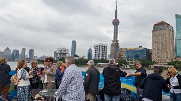 上海中心联动浦江游览推出联程专线，水岸融合打造进博文旅新标杆