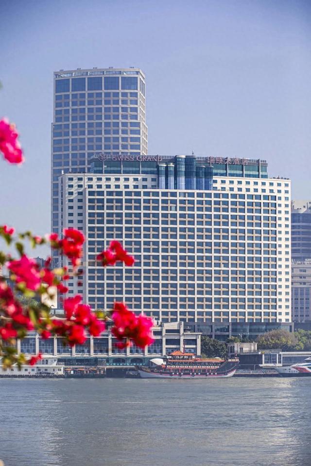 住进城市“C位”！来厦门，请你吃自助餐→